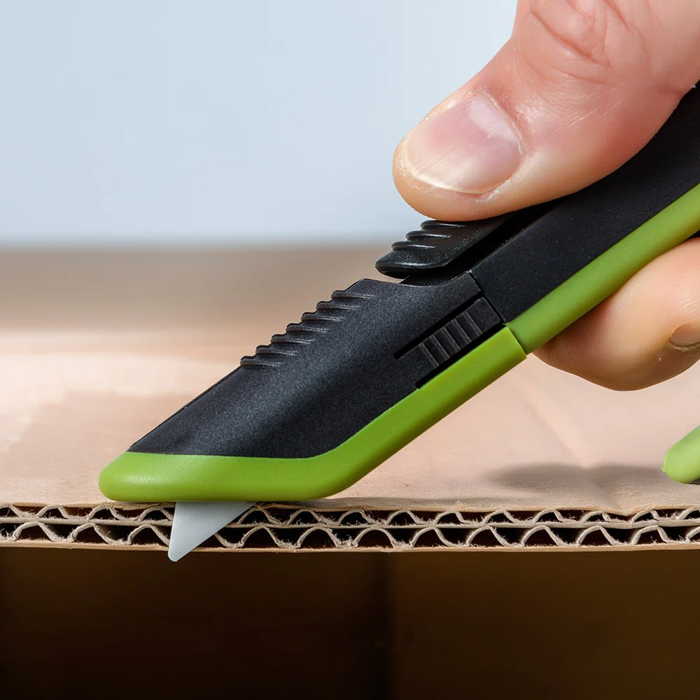 Auto-Retractable Box Cutter - Image 3