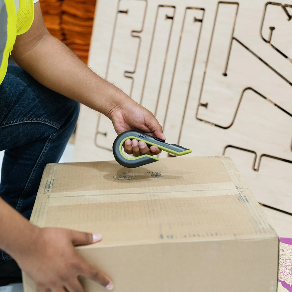 Auto-Retractable Box Cutter - Image 4