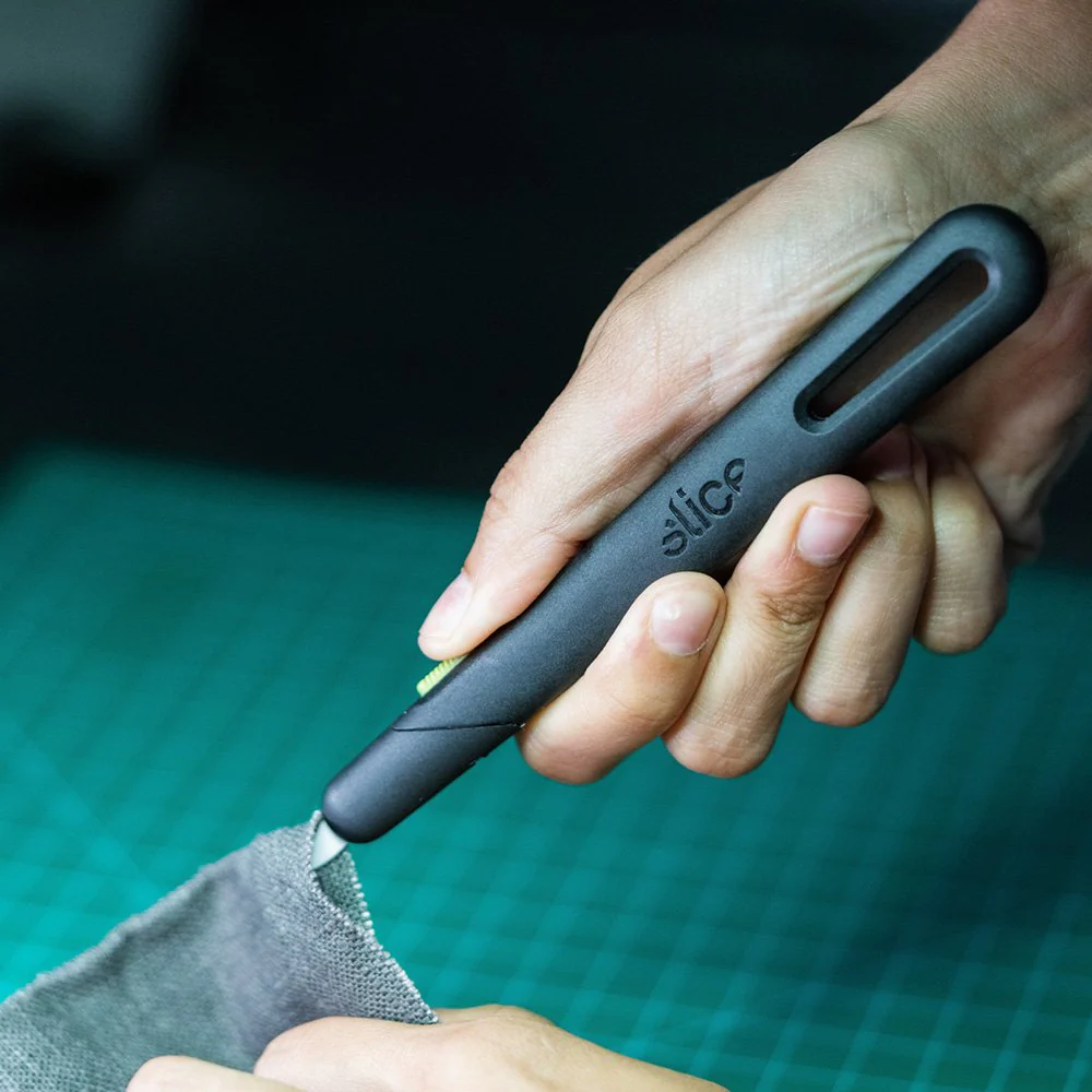 Auto-Retractable Seam Ripper - Image 3