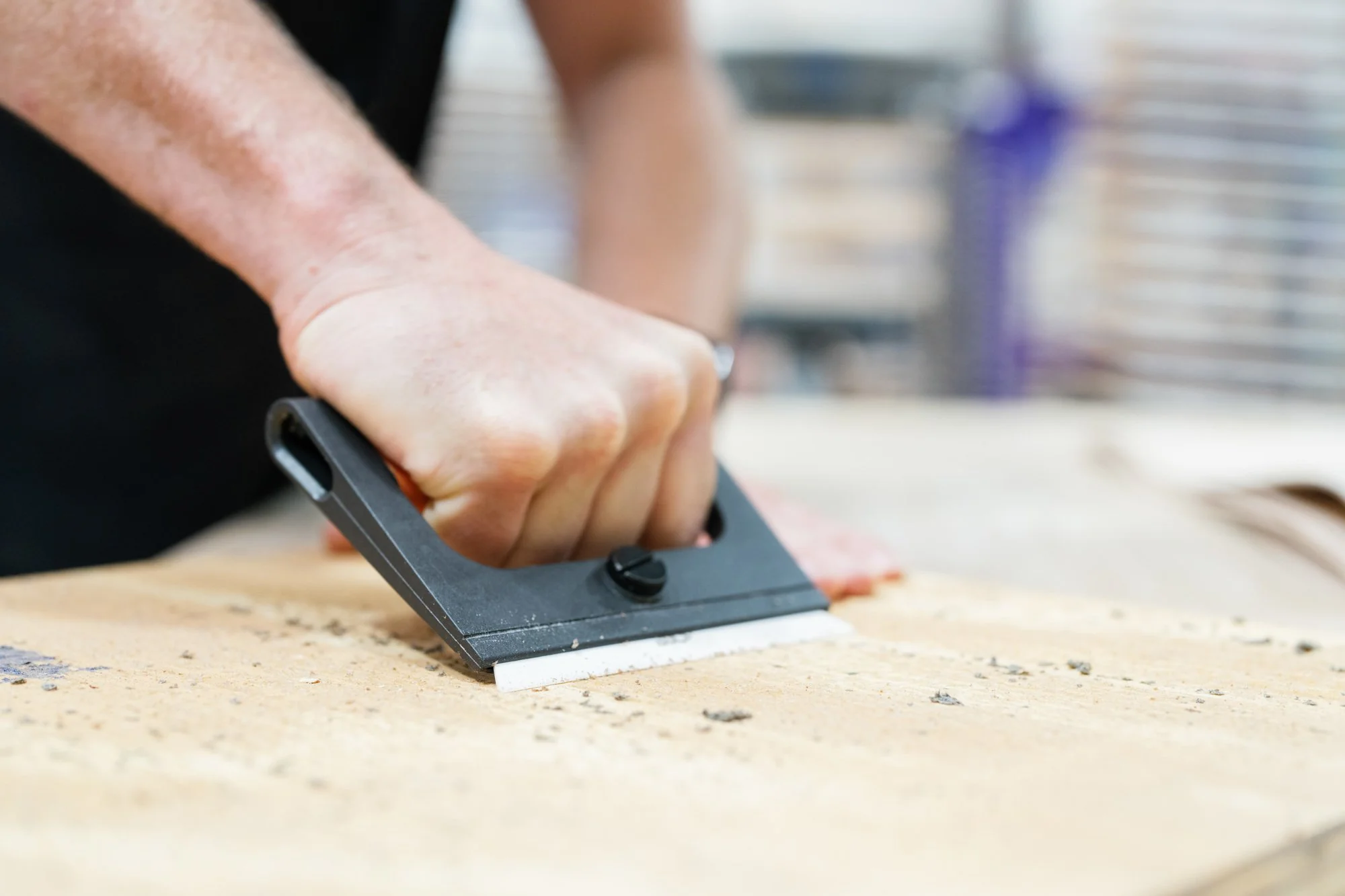 Wide-Grip Scraper - Image 8